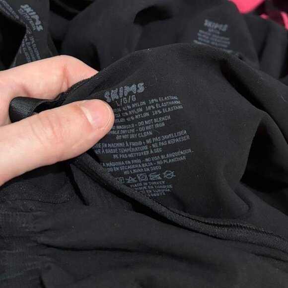 NWOT Skims Shapewear Thong Bodysuit - Picture 5 of 5